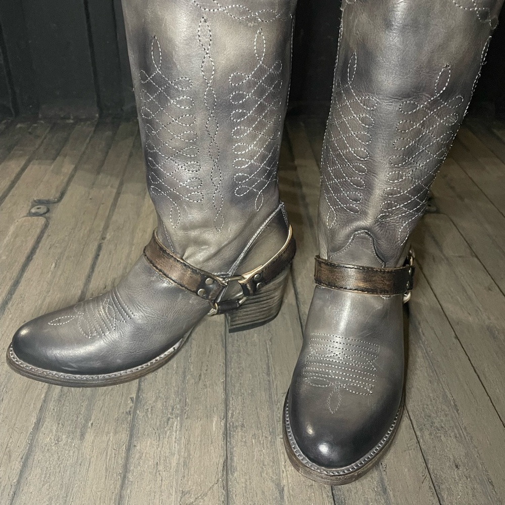 RESERVED Shawna size 8